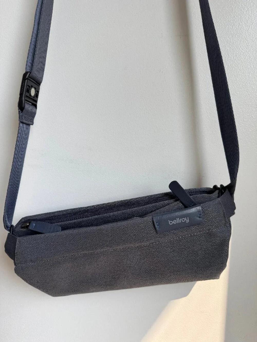 Bellroy Mini Sling Slim Shoulder Bag 4L (excellent condition)